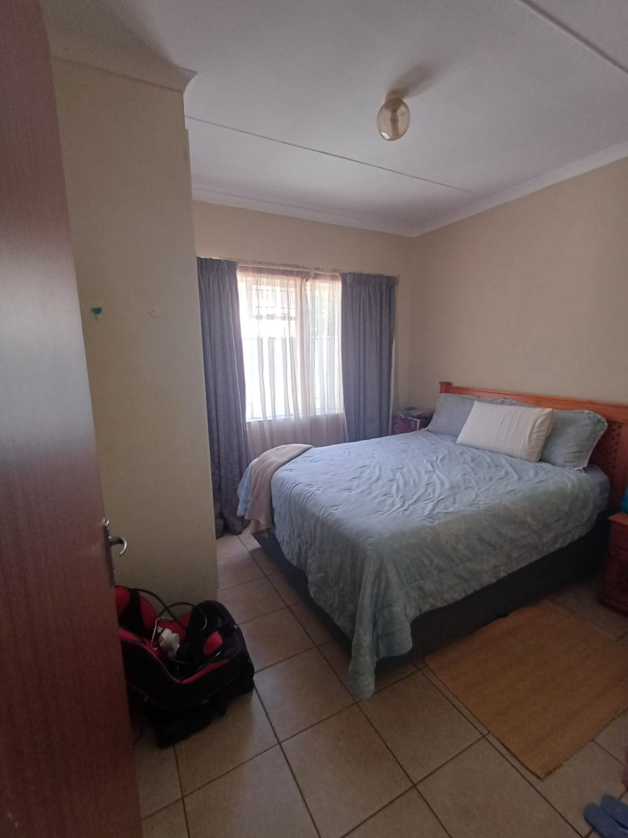 To Let 2 Bedroom Property for Rent in Komani Park Eastern Cape